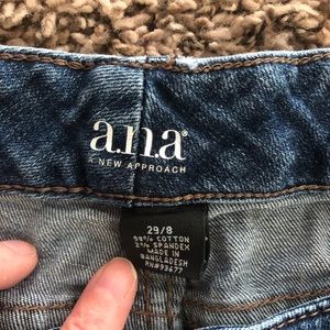 a.n.a. Jeans